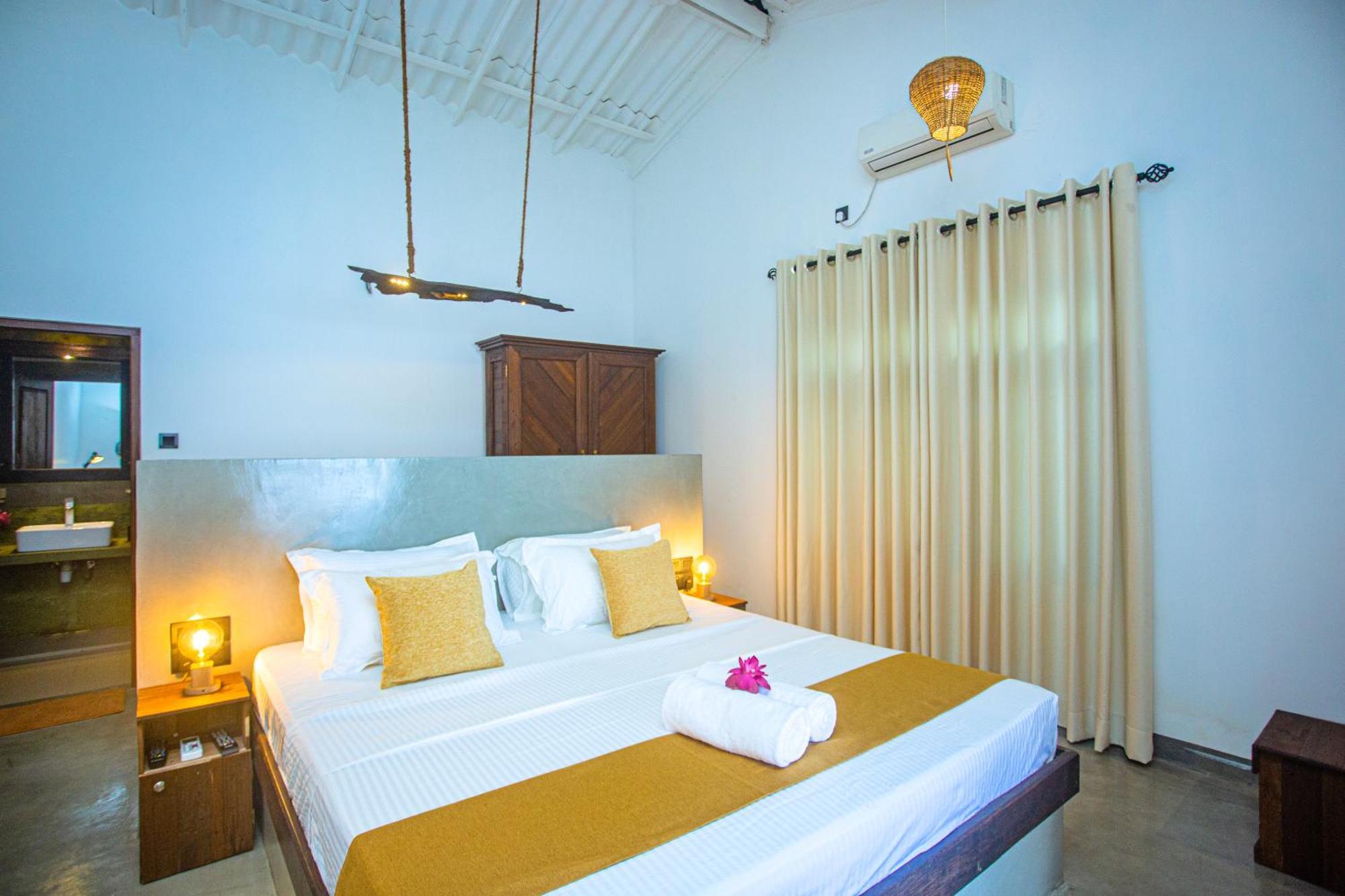 Aki Luna Lagoon Resort Hikkaduwa Esterno foto