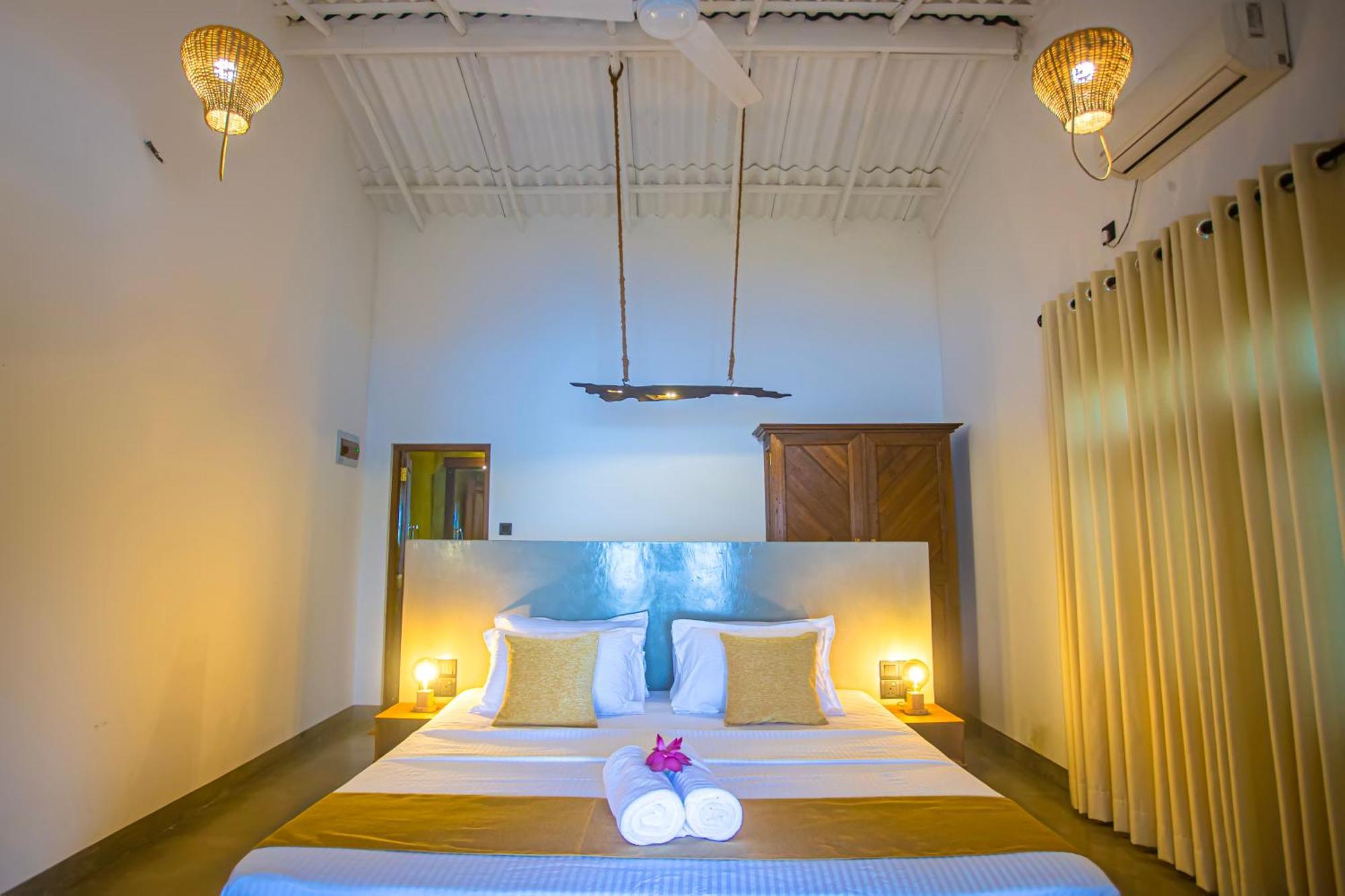 Aki Luna Lagoon Resort Hikkaduwa Esterno foto