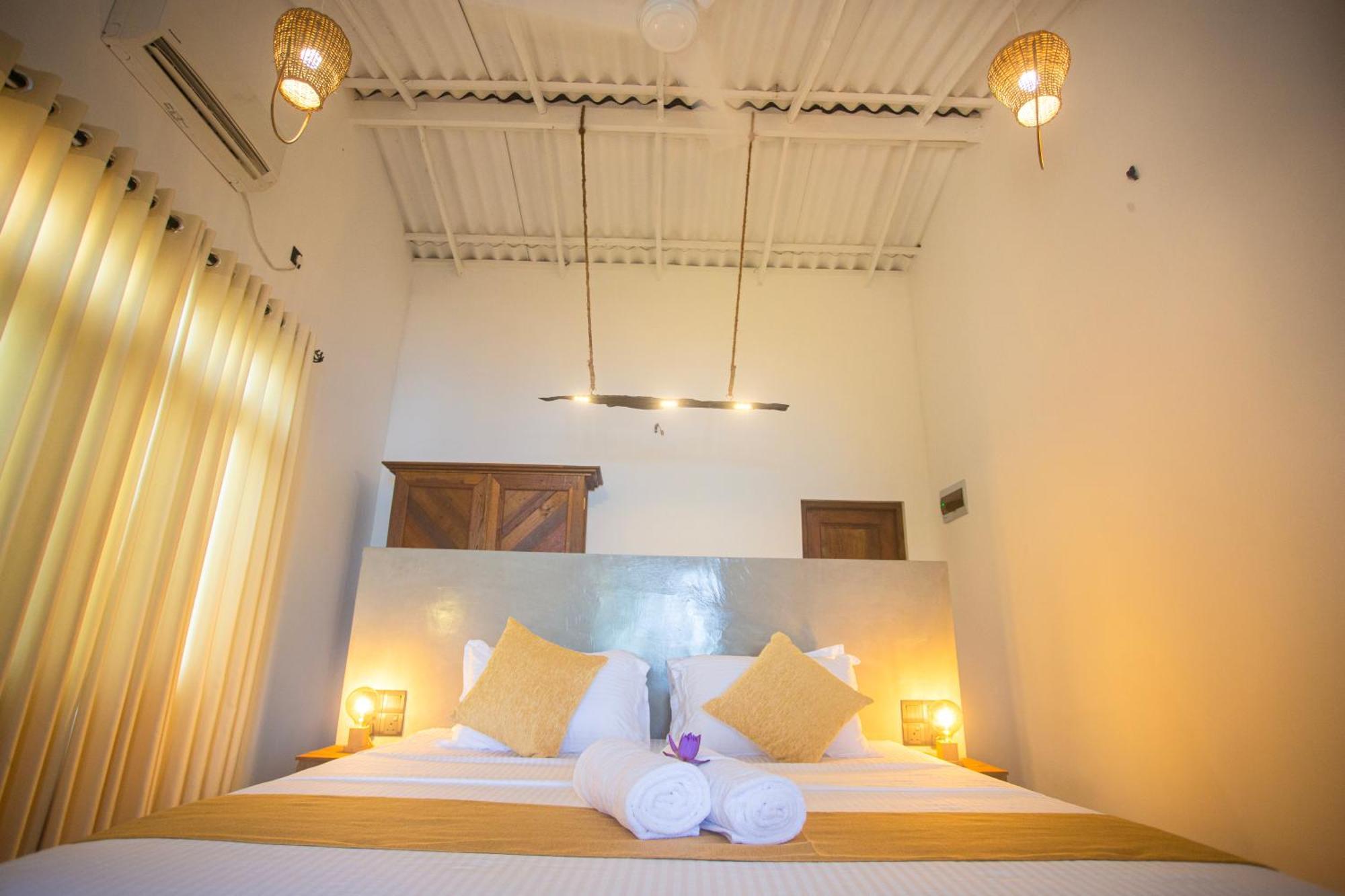 Aki Luna Lagoon Resort Hikkaduwa Esterno foto