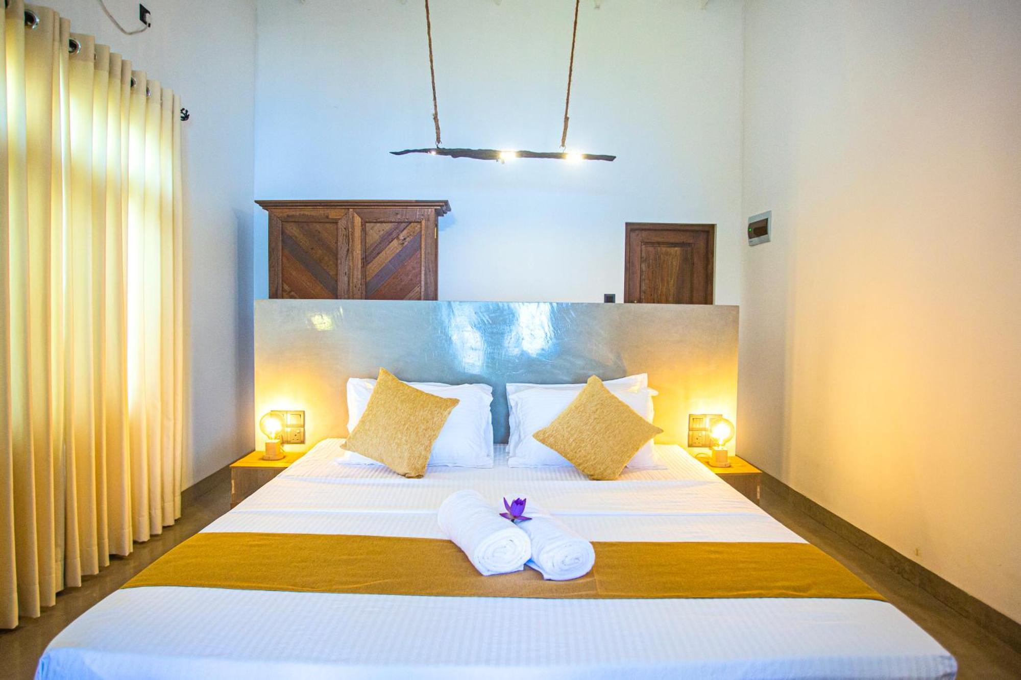 Aki Luna Lagoon Resort Hikkaduwa Esterno foto