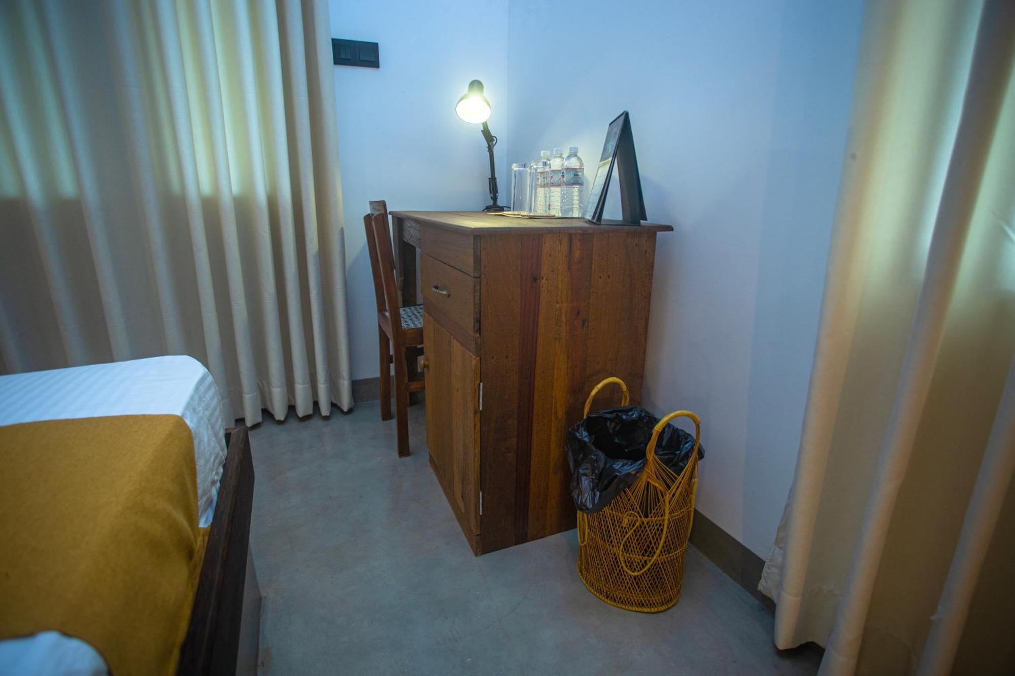 Aki Luna Lagoon Resort Hikkaduwa Esterno foto