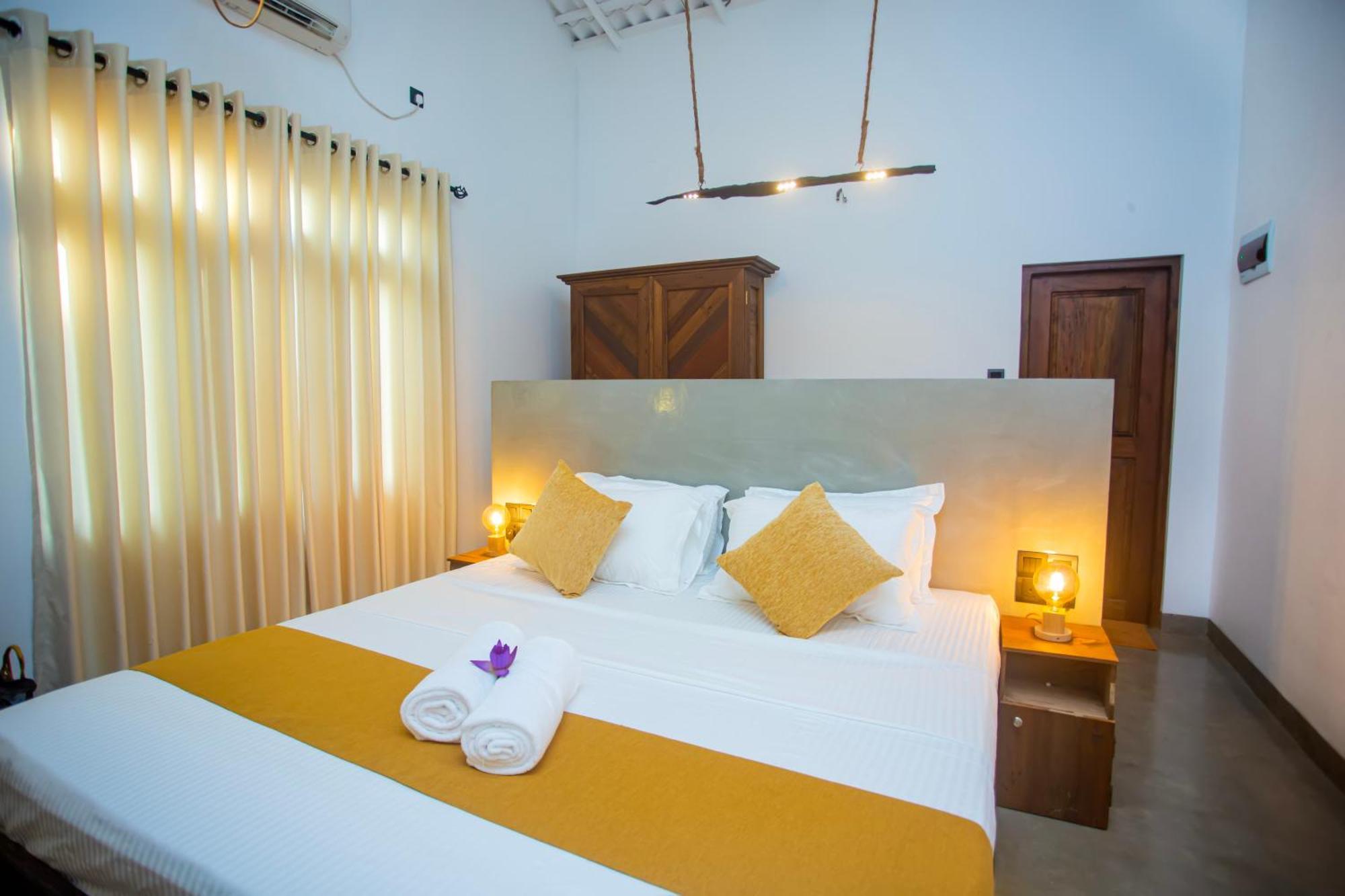 Aki Luna Lagoon Resort Hikkaduwa Esterno foto