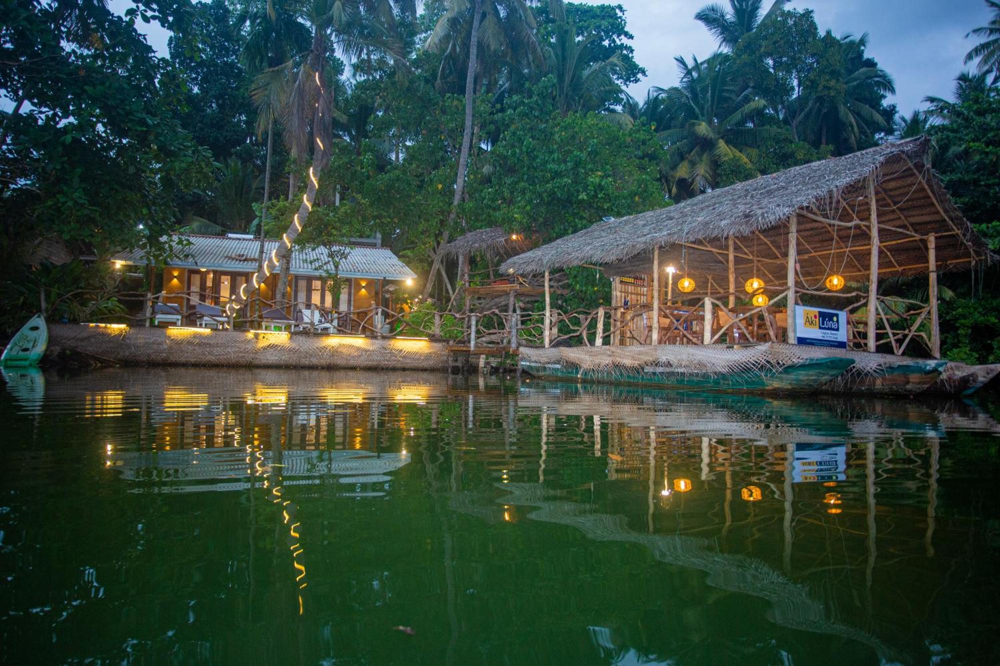 Aki Luna Lagoon Resort Hikkaduwa Esterno foto